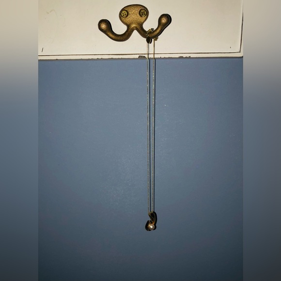 Beautiful gold, pearl, and diamond necklace pendant wearable on various chains. - Picture 5 of 9